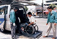 ���j�o�[�T���f�U�C���^�N�V�[